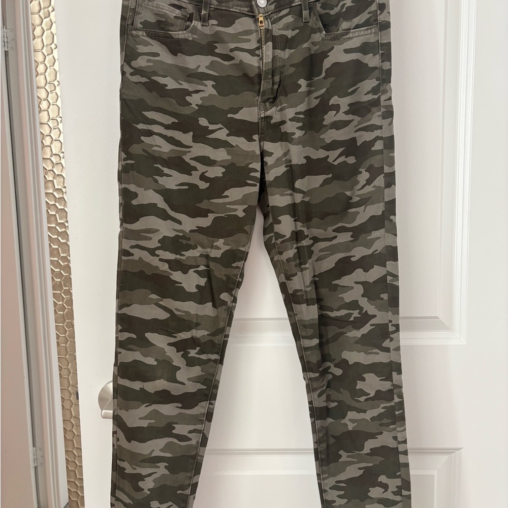 Levi's Green Skinny Jeans with Camouflage Print